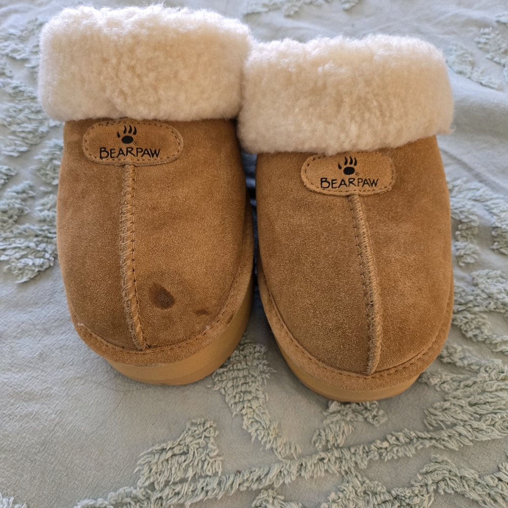 BearPaw Tan Slippers with Cream Cuff. Size 9